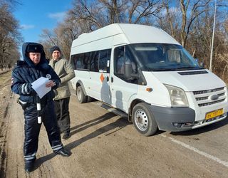Сотрудники Госавтоинспекции провели рейдовые мероприятия по выявлению нарушений правил перевозки пассажиров