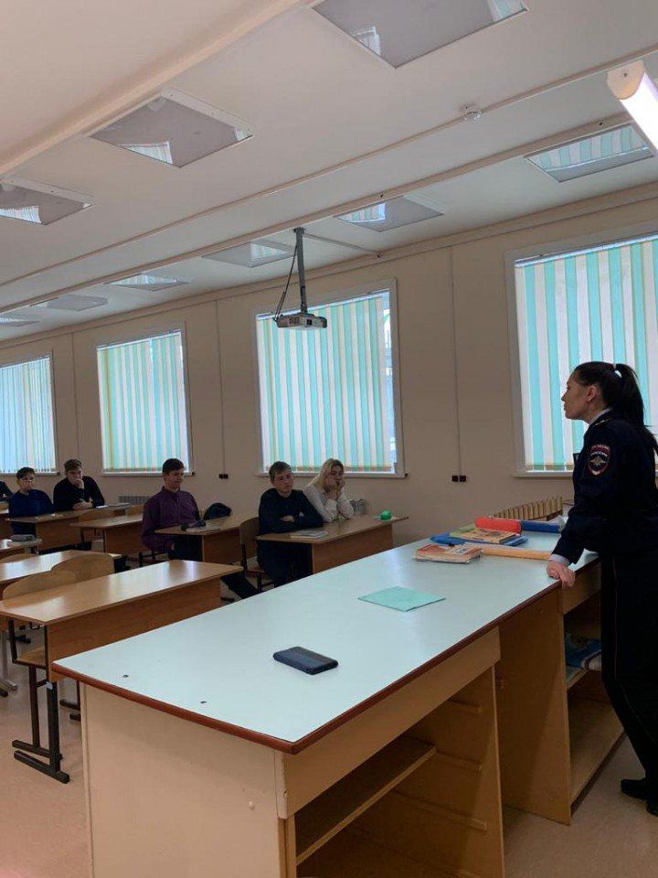 Встреча с инспектором ГИБДД по пропаганде БДД капитаном полиции К. Н. Харитоновой