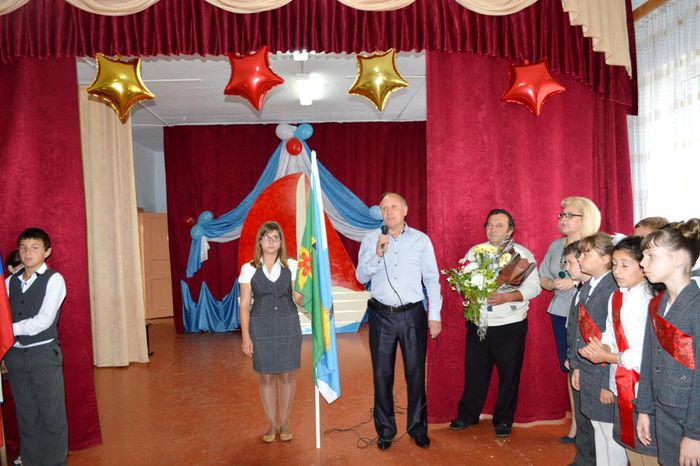 Вручение флага Кубанского сельского поселения
