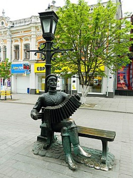 250px-Памятник_Саратовской_гармошке