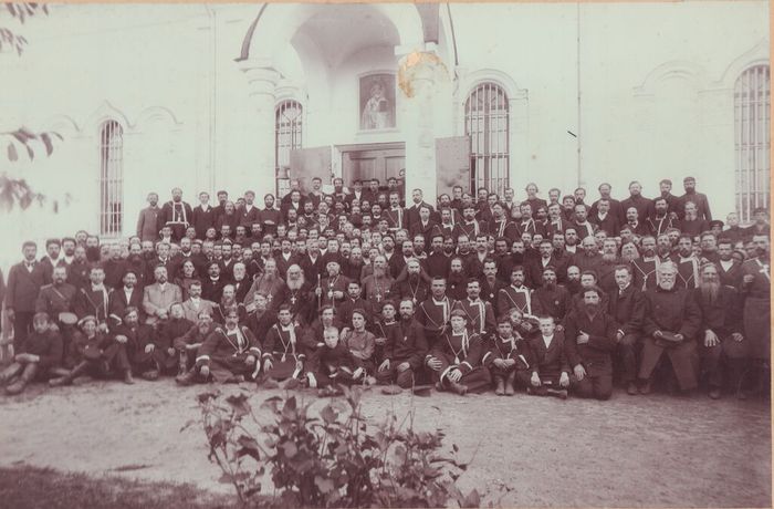 Общество хоругвеносцев в с. Раменское. 1906 г. Фото Павлова.