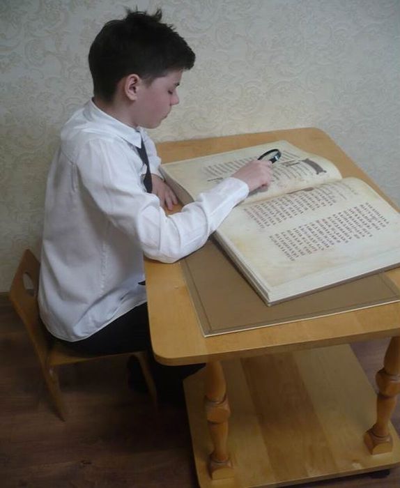 Ким Сережа читает Остромирово Евангелие – выдающий памятник древнерусской и мировой культуры середины XI века