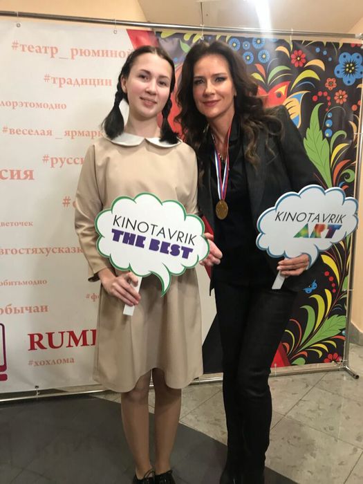 На снимке Арина Ишевских и Елена Север - телеведущая, актриса, кинопродюсер