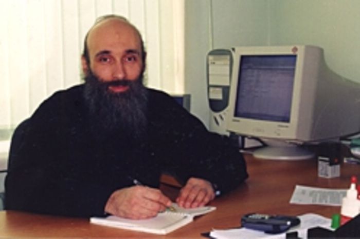 Первый директор гимназии – отец Александр Власов (1.09.2002-09.01.2004)