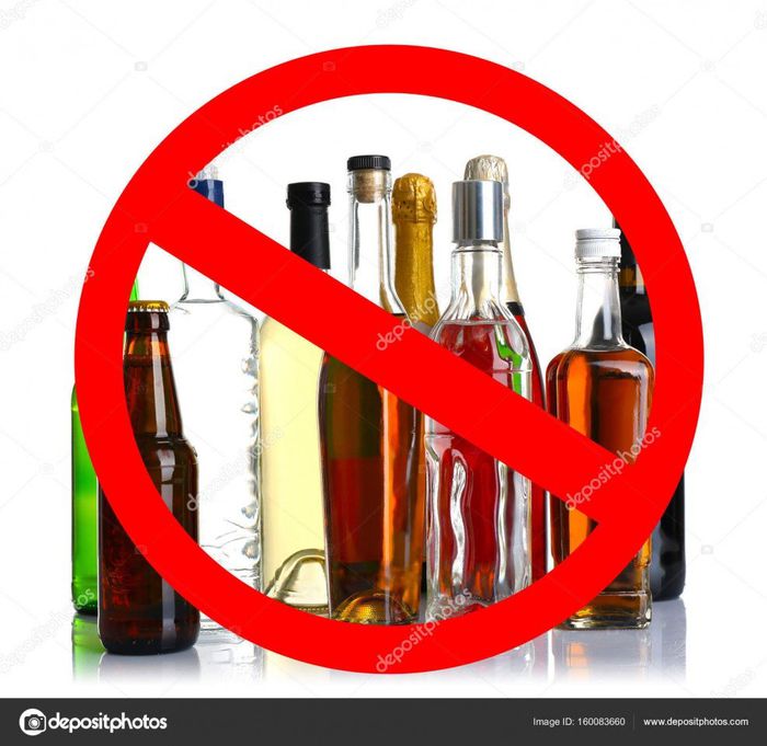depositphotos_160083660-stock-photo-different-alcohol-drinks-in-bottles
