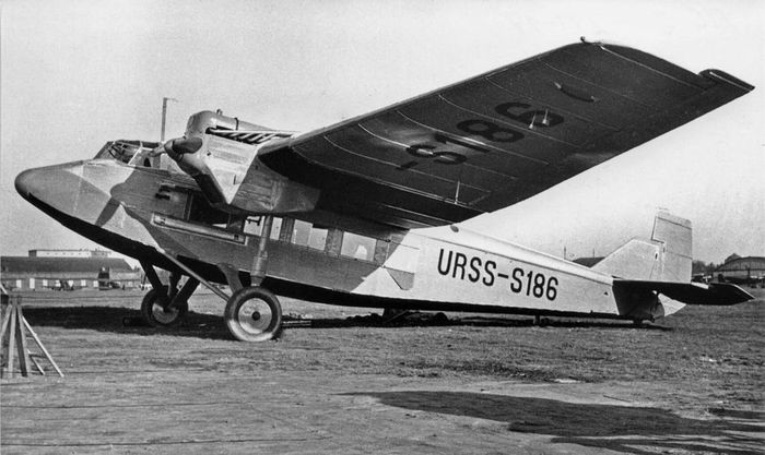 АНТ-9 Первый отечественный магистральный пассажирский самолет..jpg